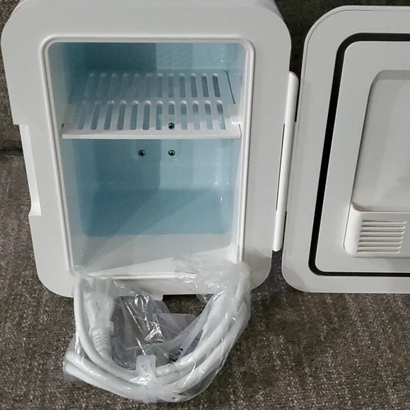 CONAIR: The Beauty Skin Care Fridge